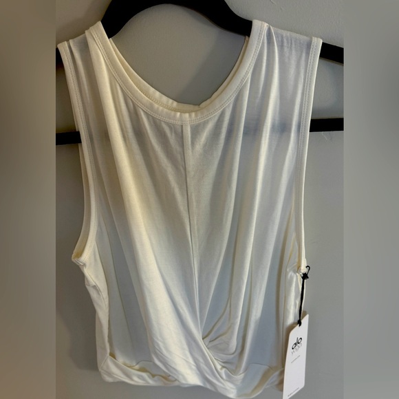 ALO white layering top. Cover tank. Size Large. BNWT STILL IN STORE !!!!! - Picture 1 of 4